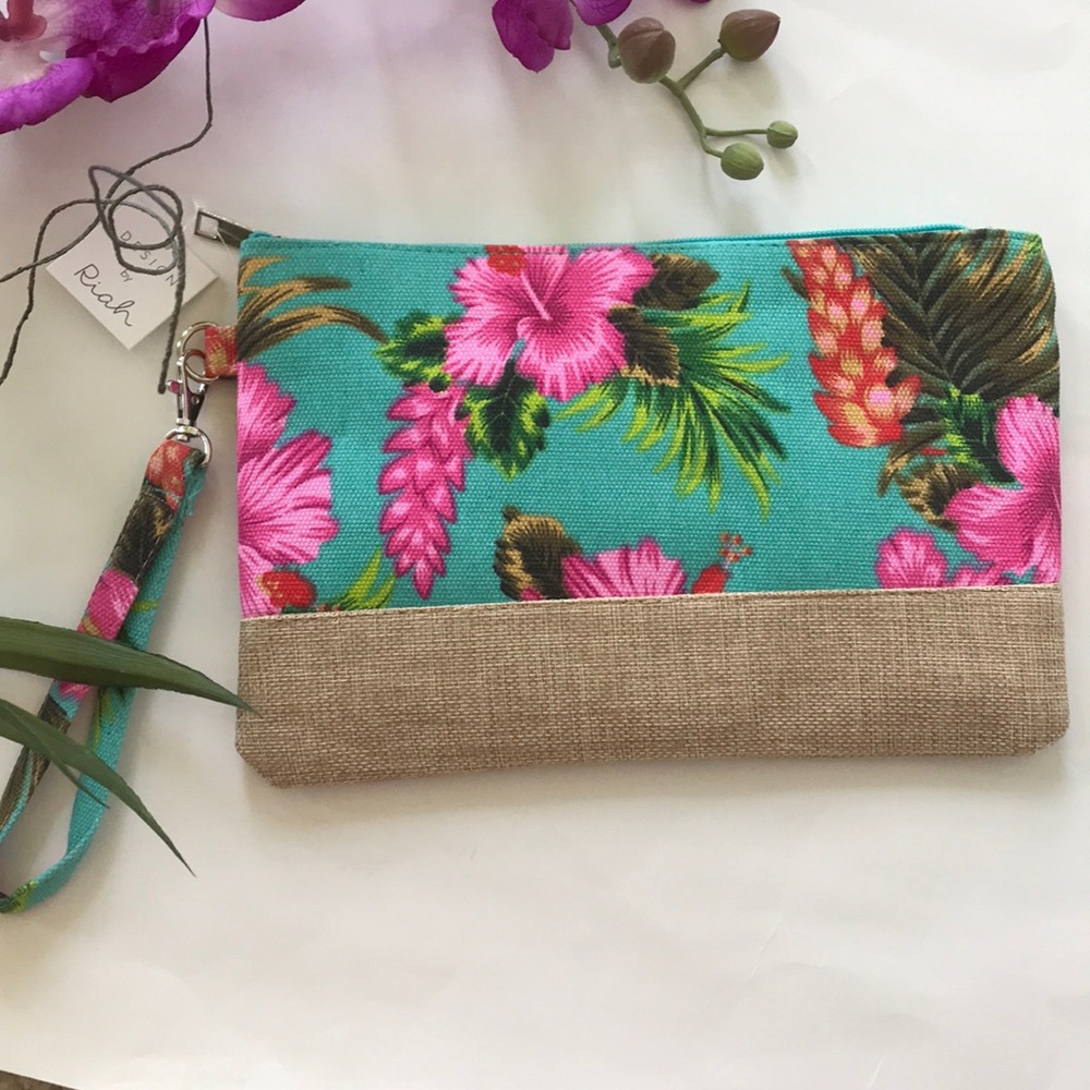 Floral Wristlet/Cosmetic Bag - Picture 1 of 6